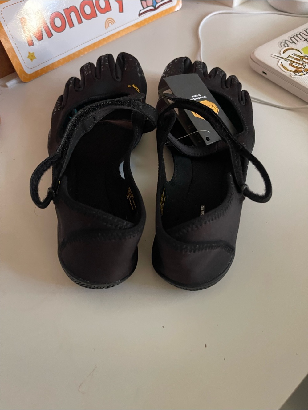 Vibram Black FiveFingers Minimalist Toe Shoes - Picture 4 of 4